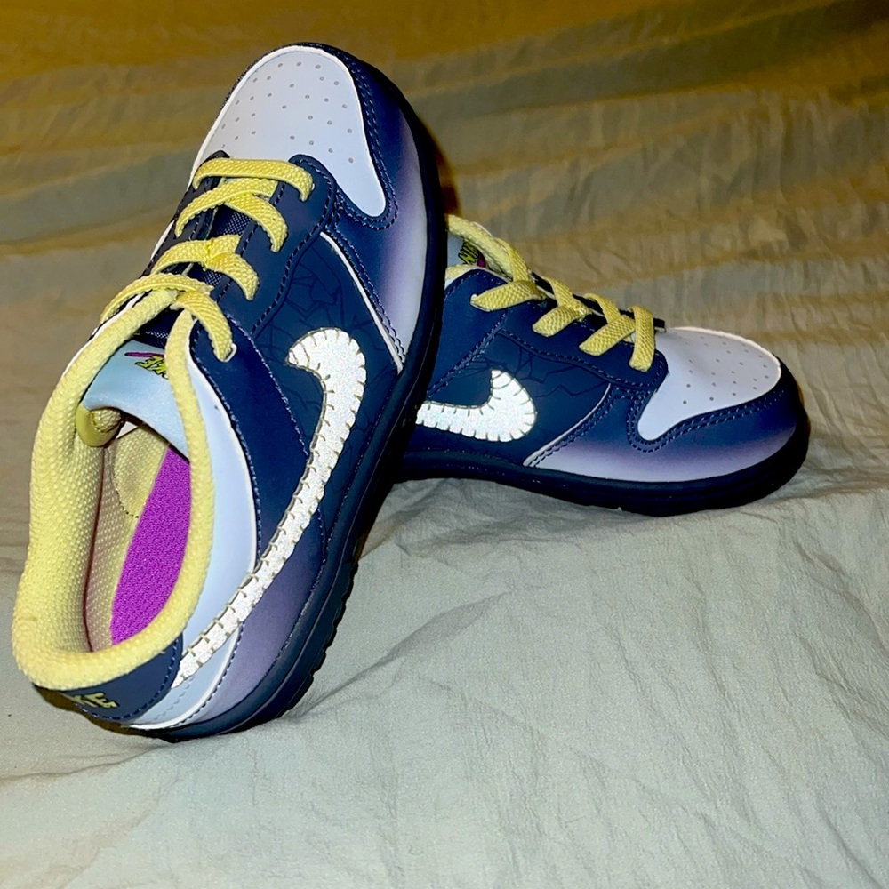 Nike toddler tennis shoes ( THEY ARE BRAND NEW NEVER WORN)